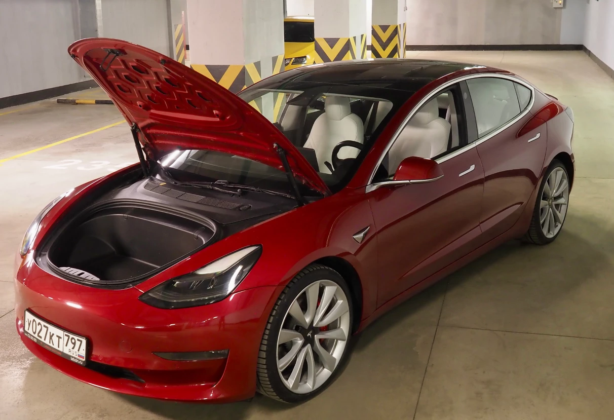 Аренда tesla model-3 премиум класса 2018 года в городе Москва от 13592 руб./сутки, полный привод, двигатель: электро, ОСАГО (Впишу в полис), без водителя, недорого, вид 14 - RentRide