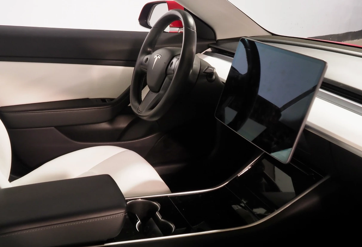 Аренда tesla model-3 премиум класса 2018 года в городе Москва от 13592 руб./сутки, полный привод, двигатель: электро, ОСАГО (Впишу в полис), без водителя, недорого, вид 10 - RentRide