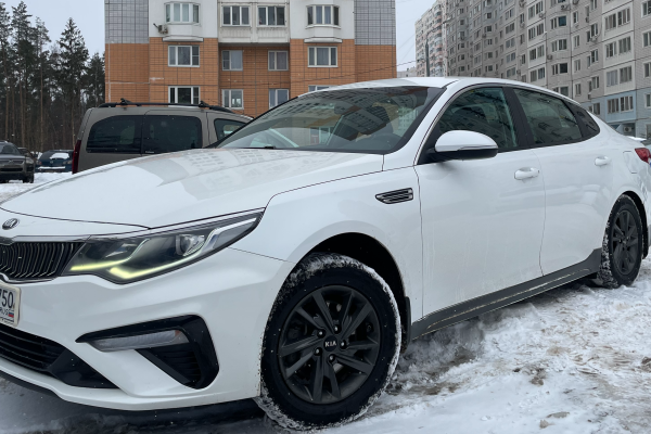Прокат авто kia optima стандарт класса 2018 года в городе Одинцово от 3680 руб./сутки, передний привод, двигатель: бензин, объем 2 литра, ОСАГО (Мультидрайв), без водителя, недорого - RentRide