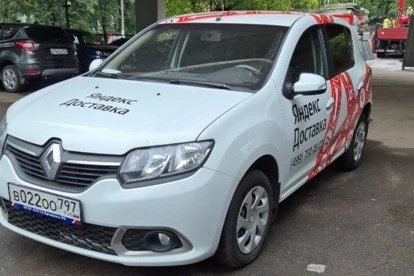 Прокат авто renault sandero эконом класса 2014 года в городе Химки от 950 руб./сутки, передний привод, двигатель: бензин, объем 1.6 литров, ОСАГО (Впишу в полис), без водителя, недорого - RentRide