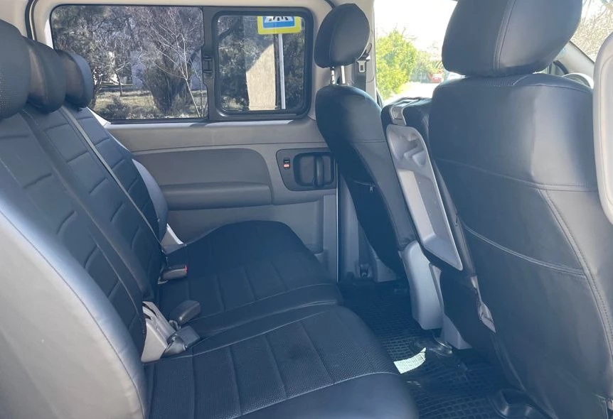 Аренда hyundai h-1 2011 года в городе Москва от 5600 руб./сутки, задний привод, двигатель: бензин, объем 2.4 литра, ОСАГО (Мультидрайв), без водителя, недорого, вид 5 - RentRide