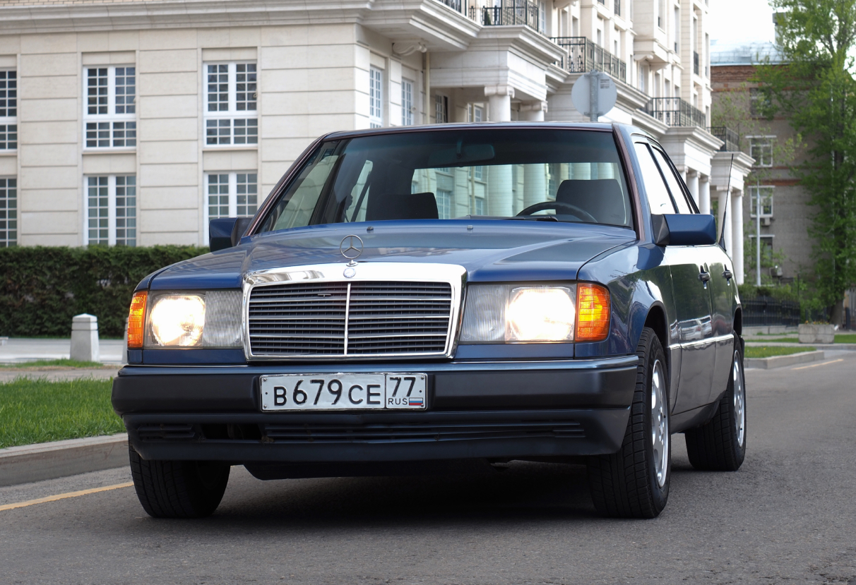 Аренда mercedes-benz w124 бизнес класса 1990 года в городе Москва от 5192 руб./сутки, задний привод, двигатель: бензин, объем 2 литра, ОСАГО (Впишу в полис), без водителя, недорого, вид 15 - RentRide