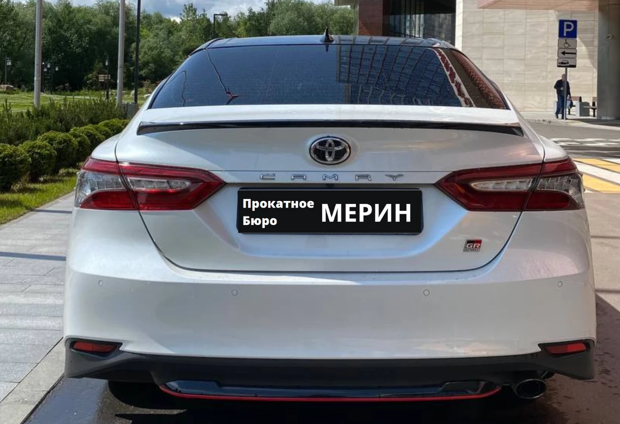 Аренда toyota camry бизнес класса 2021 года в городе Москва Владыкино от 5840 руб./сутки, передний привод, двигатель: бензин, объем 2.5 литров, каско (Впишу в полис), ОСАГО (Мультидрайв), без водителя, недорого, вид 4 - RentRide