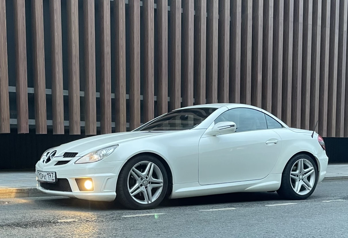 Аренда mercedes-benz slk-klass премиум класса 2010 года в городе Москва от 9592 руб./сутки, задний привод, двигатель: бензин, ОСАГО (Впишу в полис), без водителя, недорого, вид 4 - RentRide