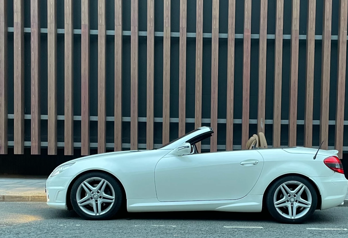 Аренда mercedes-benz slk-klass премиум класса 2010 года в городе Москва от 9592 руб./сутки, задний привод, двигатель: бензин, ОСАГО (Впишу в полис), без водителя, недорого, вид 2 - RentRide