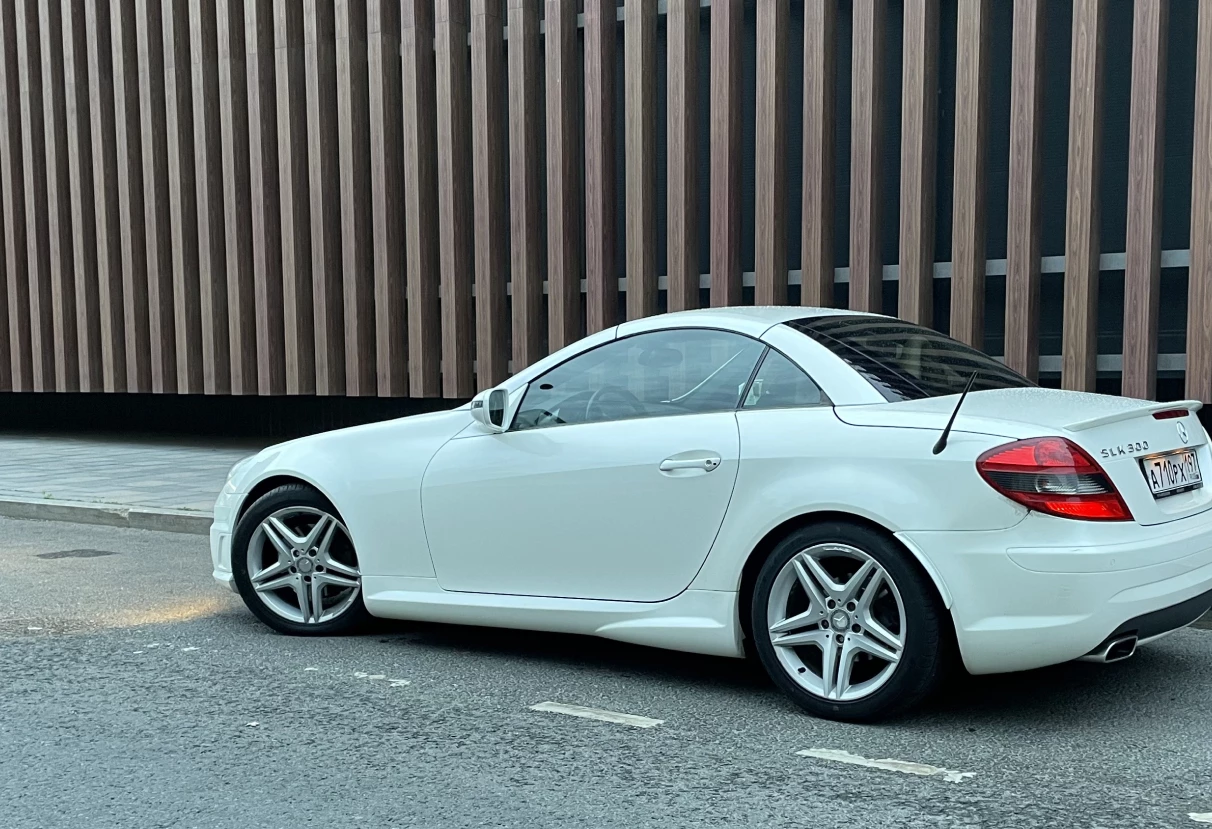 Аренда mercedes-benz slk-klass премиум класса 2010 года в городе Москва от 9592 руб./сутки, задний привод, двигатель: бензин, ОСАГО (Впишу в полис), без водителя, недорого, вид 5 - RentRide