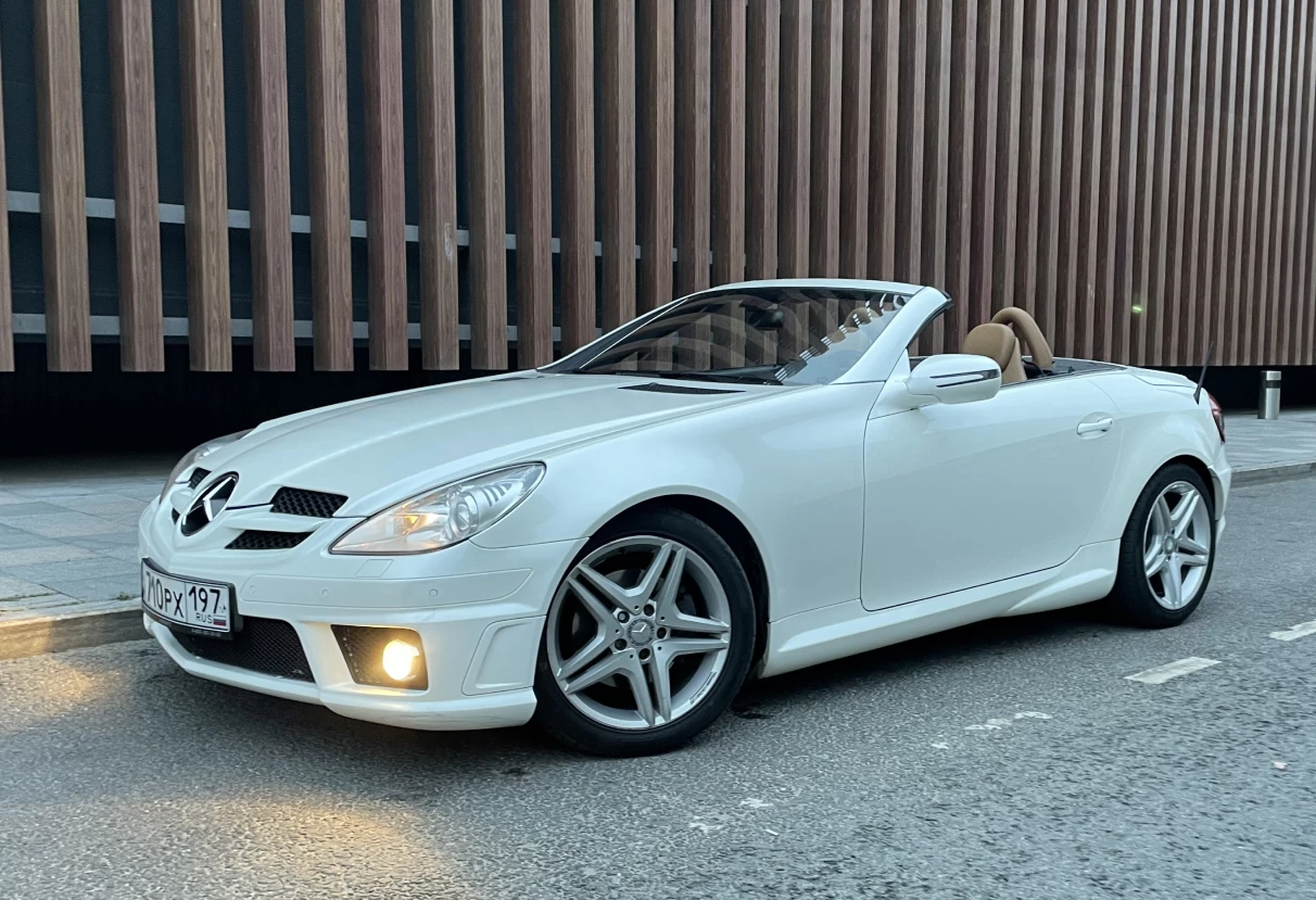 Аренда mercedes-benz slk-klass премиум класса 2010 года в городе Москва от 9592 руб./сутки, задний привод, двигатель: бензин, ОСАГО (Впишу в полис), без водителя, недорого - RentRide