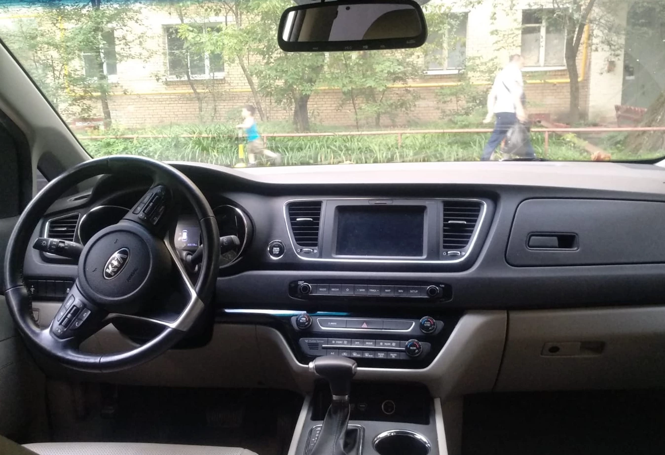 Аренда kia carnival 2019 года в городе Москва Аннино от 7000 руб./сутки, передний привод, двигатель: дизель, объем 2.2 литра, ОСАГО (Впишу в полис), без водителя, недорого, вид 7 - RentRide