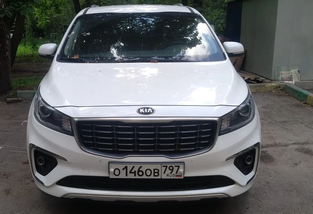 Аренда kia carnival 2019 года в городе Москва Аннино от 7000 руб./сутки, передний привод, двигатель: дизель, объем 2.2 литра, ОСАГО (Впишу в полис), без водителя, недорого - RentRide