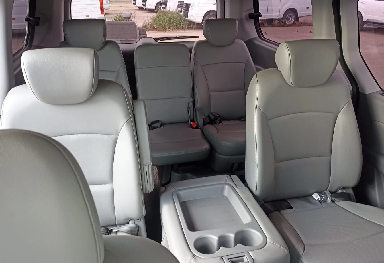 Аренда hyundai grand-starex 2020 года в городе Москва Румянцево от 6400 руб./сутки, полный привод, двигатель: дизель, объем 2.5 литров, ОСАГО (Мультидрайв), без водителя, недорого, вид 9 - RentRide