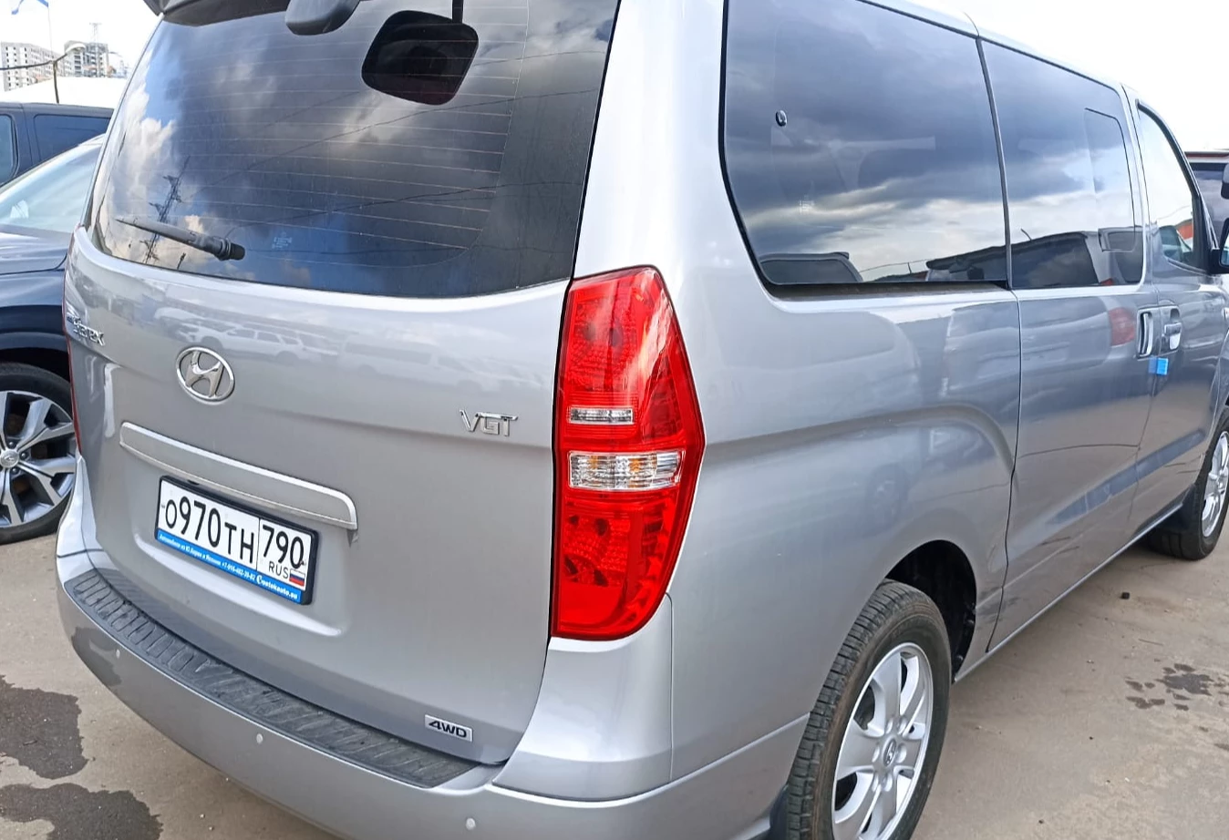 Аренда hyundai grand-starex 2020 года в городе Москва Румянцево от 6400 руб./сутки, полный привод, двигатель: дизель, объем 2.5 литров, ОСАГО (Мультидрайв), без водителя, недорого, вид 5 - RentRide