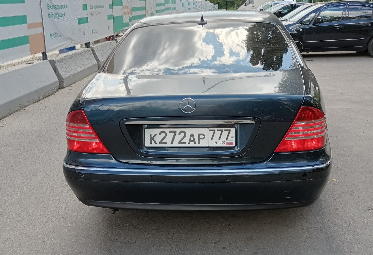 Аренда mercedes-benz s-klass стандарт класса 2002 года в городе Москва Люблино от 3300 руб./сутки, задний привод, двигатель: бензин, объем 3.2 литра, ОСАГО (Мультидрайв), без водителя, недорого, вид 6 - RentRide