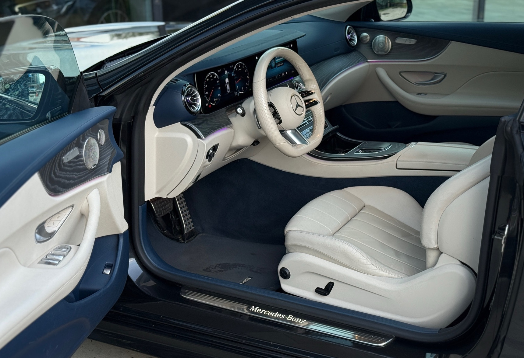 Аренда mercedes-benz e-klass премиум класса 2021 года в городе Москва Октябрьское поле от 12000 руб./сутки, полный привод, двигатель: бензин, объем 2 литра, каско (Мультидрайв), ОСАГО (Мультидрайв), без водителя, недорого, вид 4 - RentRide