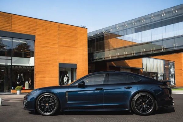 Прокат авто porsche panamera-gts премиум класса 2021 года в городе Москва Выставочная от 28000 руб./сутки, полный привод, двигатель: бензин, объем 4 литра, каско (Мультидрайв), ОСАГО (Мультидрайв), без водителя, недорого - RentRide