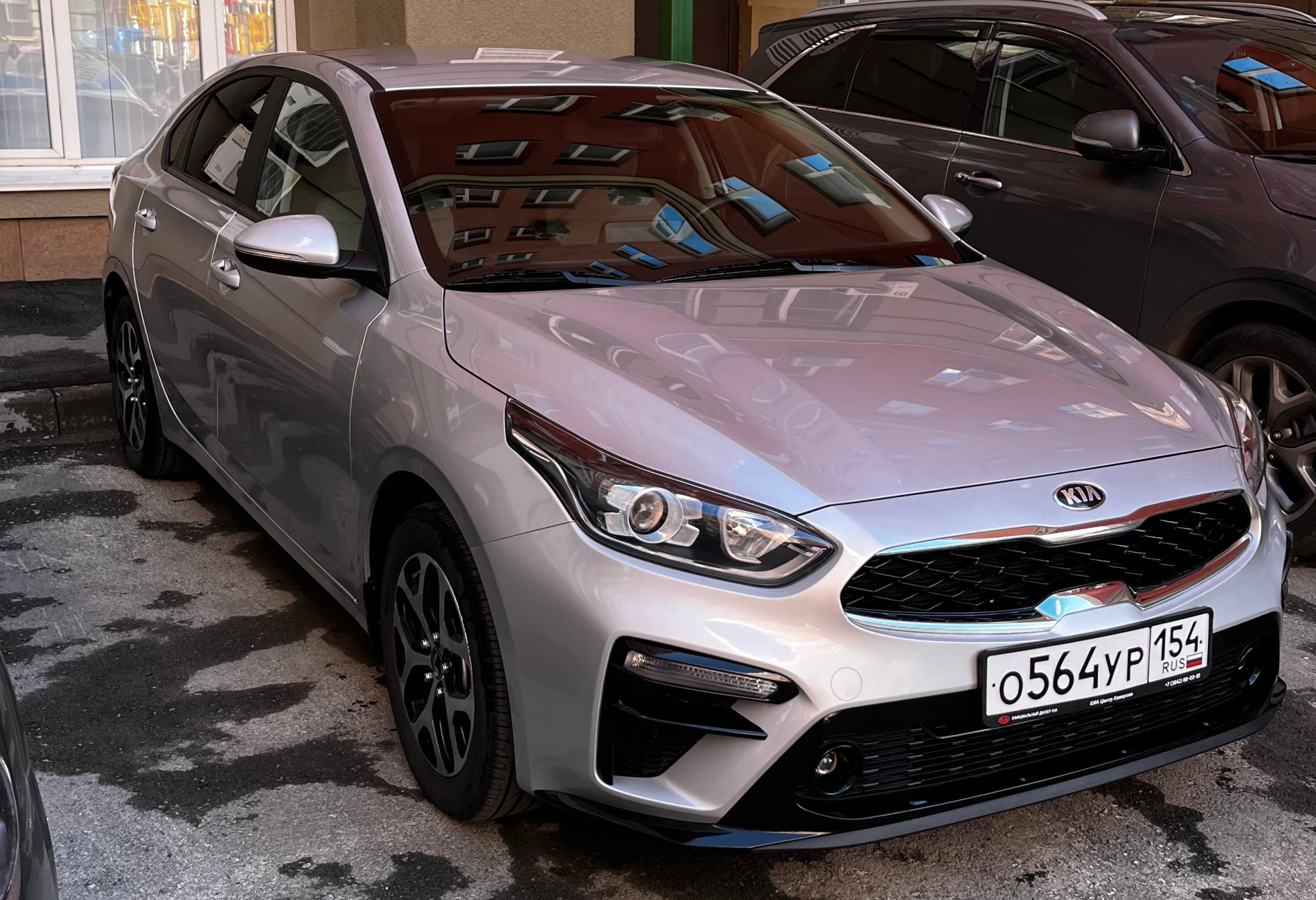Аренда kia cerato эконом класса 2020 года в городе Москва от 2400 руб./сутки, передний привод, двигатель: бензин, объем 1.6 литров, ОСАГО (Впишу в полис), без водителя, недорого - RentRide