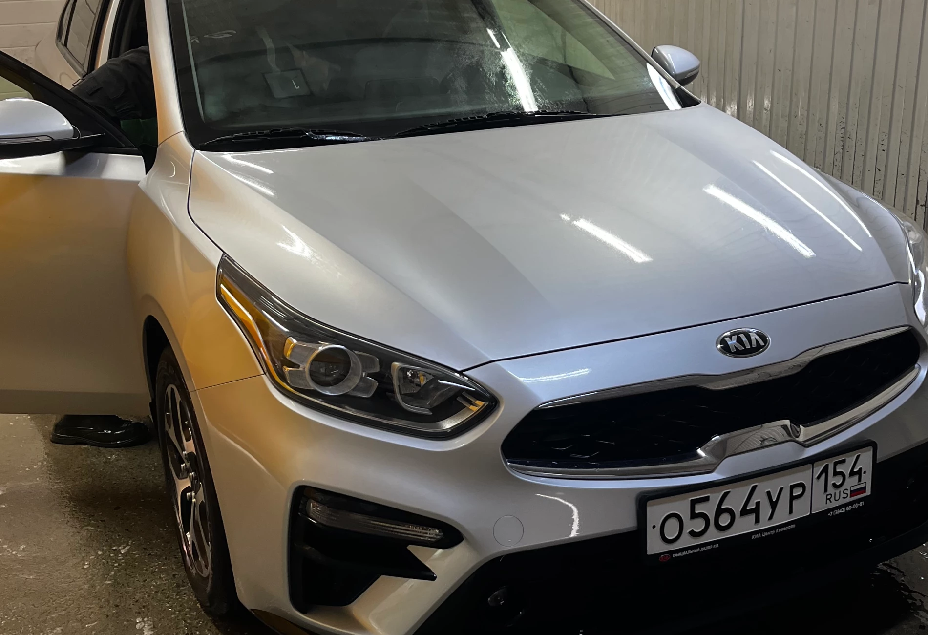 Аренда kia cerato эконом класса 2020 года в городе Москва от 2400 руб./сутки, передний привод, двигатель: бензин, объем 1.6 литров, ОСАГО (Впишу в полис), без водителя, недорого, вид 2 - RentRide