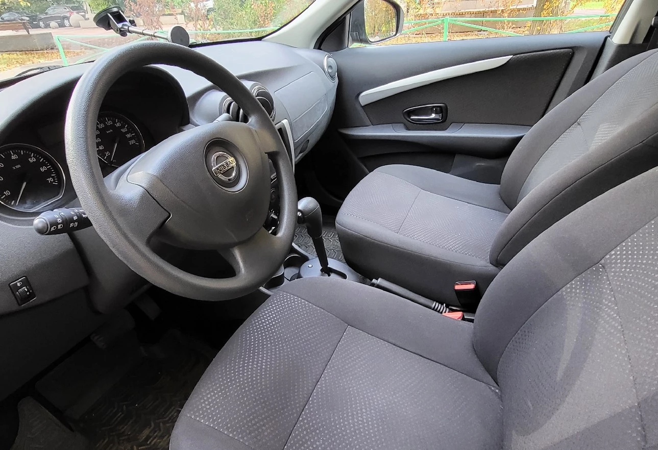 Аренда nissan almera эконом класса 2015 года в городе Москва Каширская от 2300 руб./сутки, задний привод, двигатель: бензин, объем 1.6 литров, ОСАГО (Мультидрайв), без водителя, недорого, вид 6 - RentRide