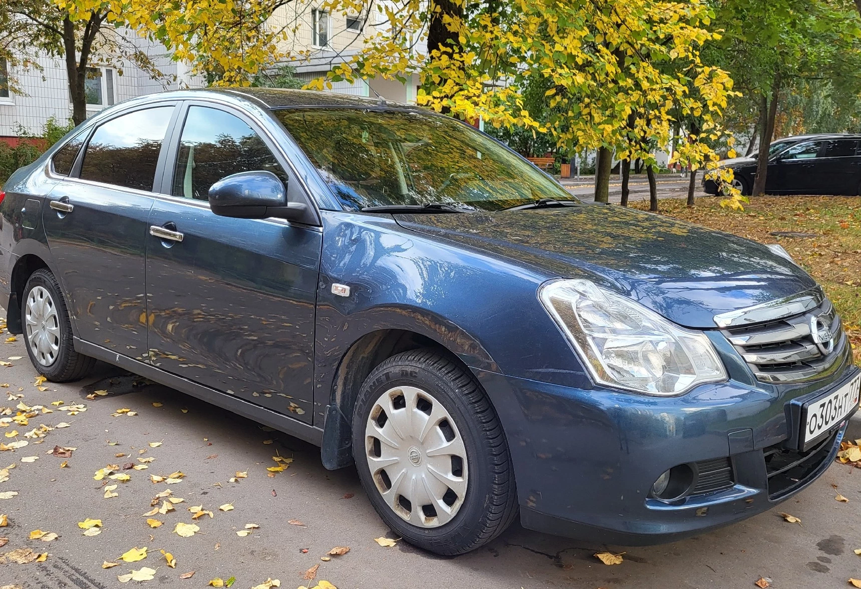 Аренда nissan almera эконом класса 2015 года в городе Москва Каширская от 2300 руб./сутки, задний привод, двигатель: бензин, объем 1.6 литров, ОСАГО (Мультидрайв), без водителя, недорого, вид 3 - RentRide