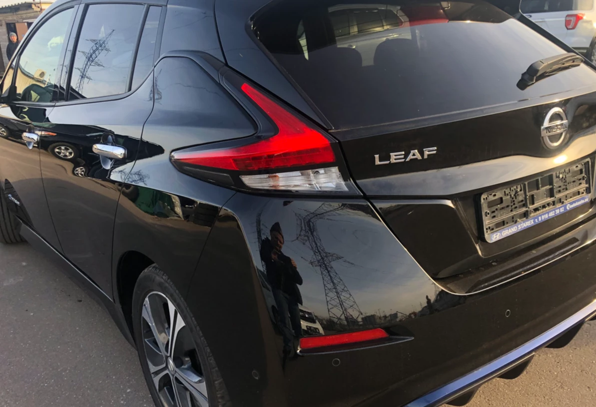 Аренда nissan leaf эконом класса 2017 года в городе Москва Румянцево от 1750 руб./сутки, передний привод, ОСАГО (Мультидрайв), без водителя, недорого, вид 3 - RentRide