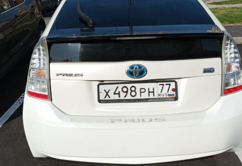 Аренда toyota prius стандарт класса 2009 года в городе Москва Новогиреево от 3200 руб./сутки, передний привод, двигатель: бензин, объем 1.8 литров, ОСАГО (Впишу в полис), без водителя, недорого, вид 4 - RentRide
