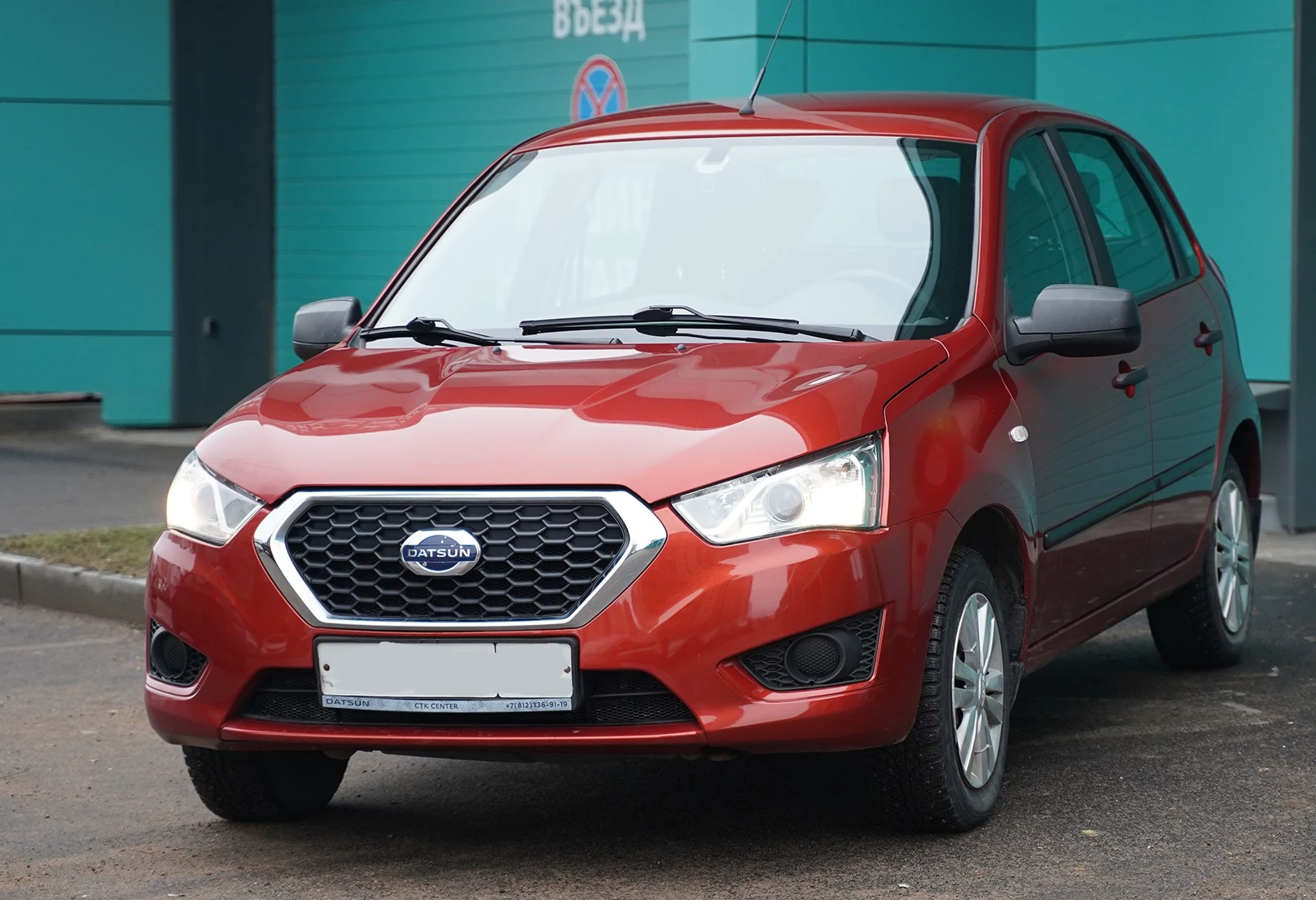 Аренда datsun mi-do эконом класса 2015 года в городе Москва Парнас от 1500 руб./сутки, передний привод, двигатель: бензин, объем 1.6 литров, ОСАГО (Мультидрайв), без водителя, недорого, вид 3 - RentRide