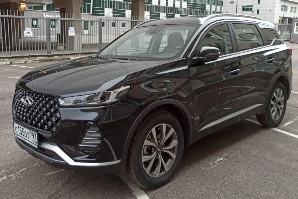 Прокат авто chery tiggo-7-pro бизнес класса 2023 года в городе Москва Киевская от 5650 руб./сутки, передний привод, двигатель: бензин, объем 1.5 литров, каско (Мультидрайв), ОСАГО (Мультидрайв), без водителя, недорого - RentRide