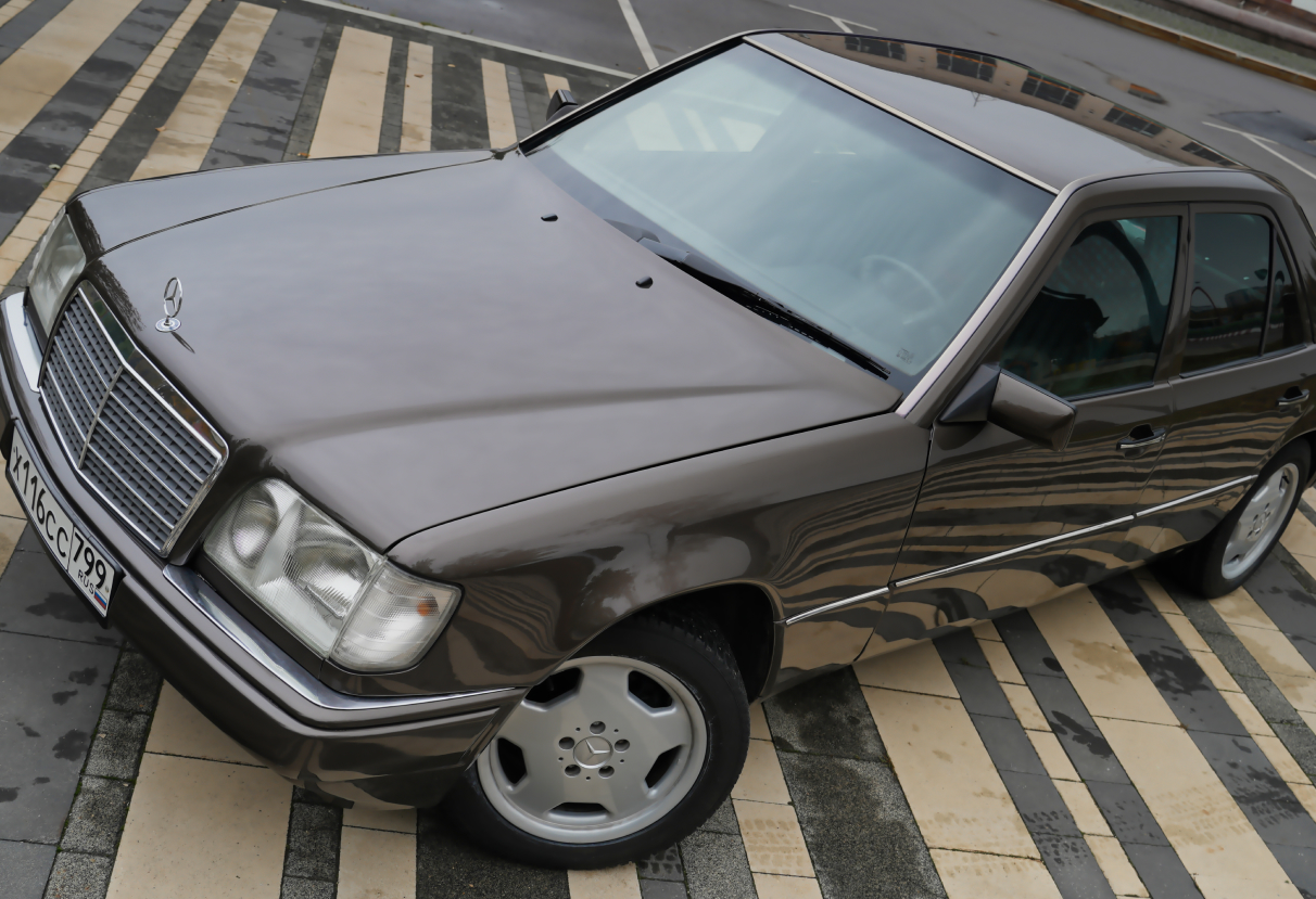 Аренда mercedes-benz w124 премиум класса 1995 года в городе Москва от 10392 руб./сутки, задний привод, двигатель: бензин, объем 2.2 литра, ОСАГО (Впишу в полис), без водителя, недорого, вид 11 - RentRide