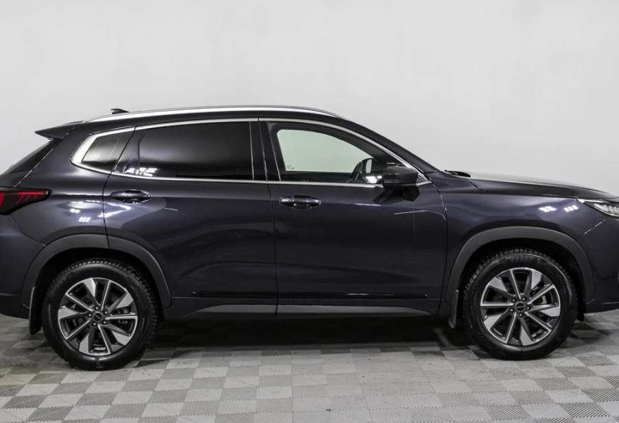 Аренда exeed lx стандарт класса 2023 года в городе Москва Щукинская от 4080 руб./сутки, передний привод, двигатель: бензин, объем 1.6 литров, каско (Мультидрайв), ОСАГО (Мультидрайв), без водителя, недорого, вид 4 - RentRide