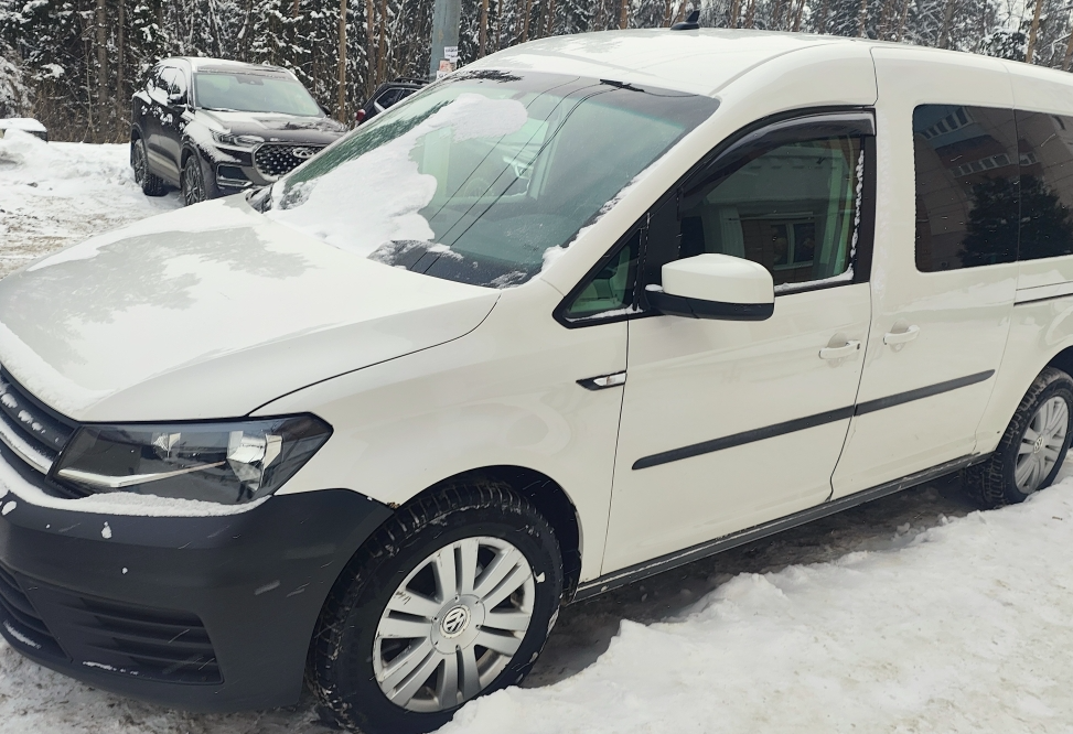 Аренда volkswagen caddy стандарт класса 2018 года в городе Москва от 3600 руб./сутки, передний привод, двигатель: бензин, объем 1.6 литров, ОСАГО (Мультидрайв), без водителя, недорого - RentRide