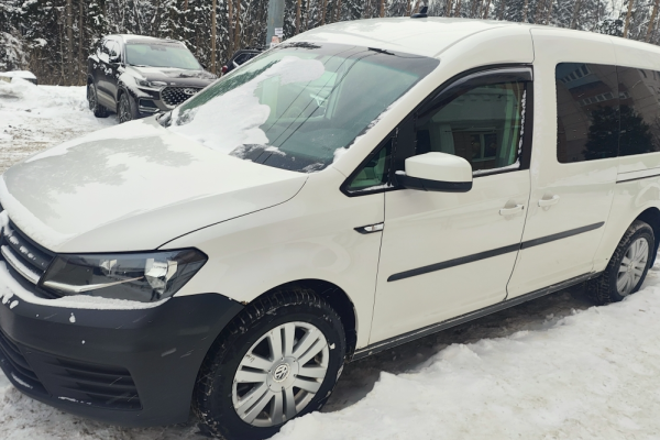 Прокат авто volkswagen caddy стандарт класса 2018 года в городе Одинцово от 4500 руб./сутки, передний привод, двигатель: бензин, объем 1.6 литров, ОСАГО (Мультидрайв), без водителя, недорого - RentRide
