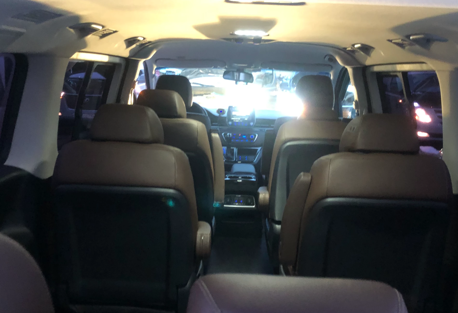 Аренда hyundai grand starex 2020 года в городе Москва Румянцево от 7200 руб./сутки, задний привод, двигатель: дизель, объем 2.5 литров, ОСАГО (Мультидрайв), без водителя, недорого, вид 3 - RentRide
