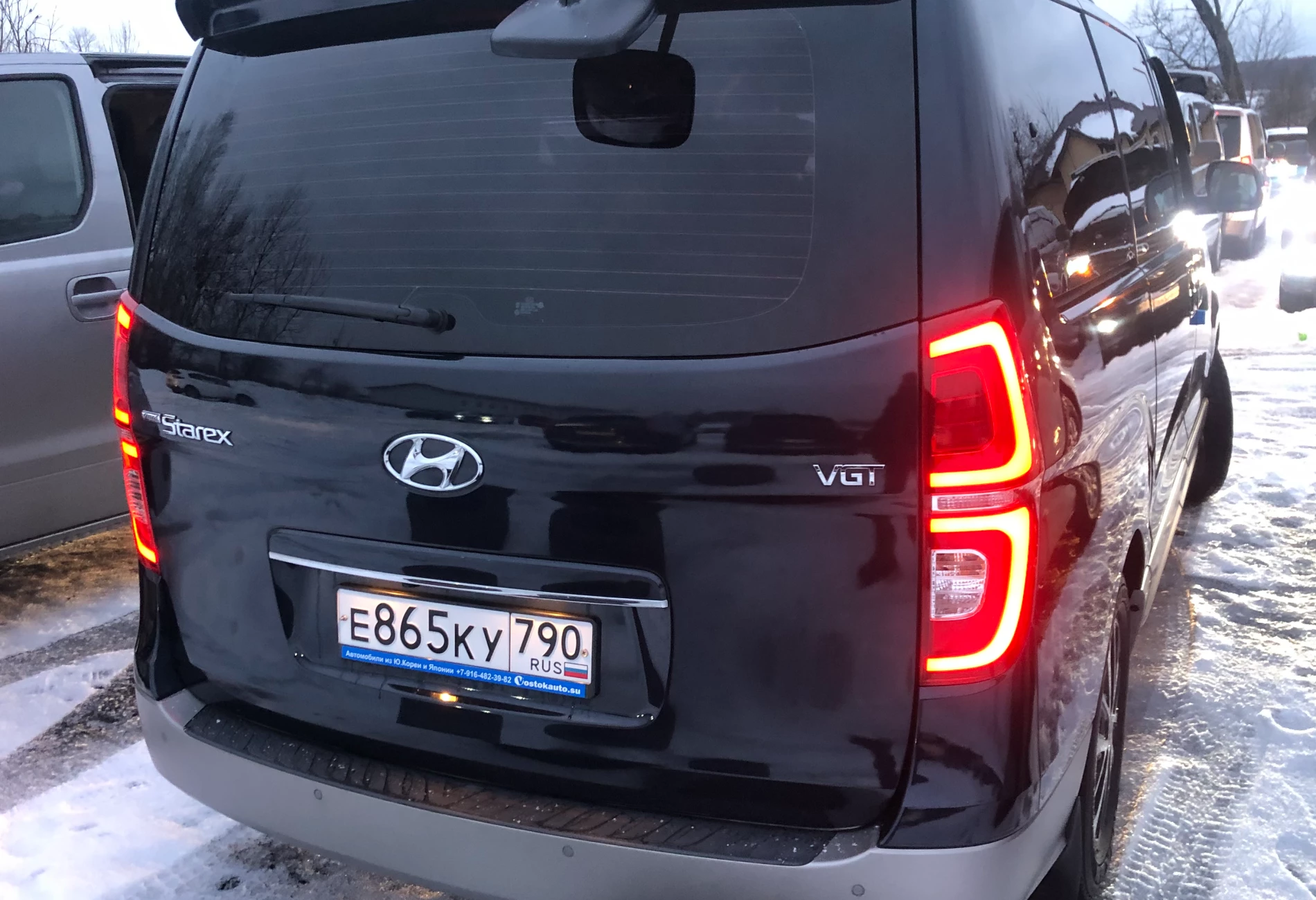 Аренда hyundai grand starex 2020 года в городе Москва Румянцево от 7200 руб./сутки, задний привод, двигатель: дизель, объем 2.5 литров, ОСАГО (Мультидрайв), без водителя, недорого, вид 6 - RentRide