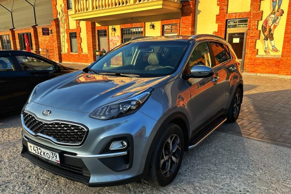 Прокат авто kia sportage бизнес класса 2021 года в городе Калининград от 5499 руб./сутки, передний привод, двигатель: бензин, объем 2 литра, ОСАГО (Мультидрайв), без водителя, недорого - RentRide