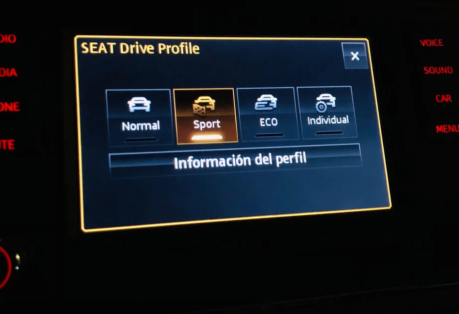 Аренда seat leon стандарт класса 2013 года в городе Москва Волоколамская от 4000 руб./сутки, передний привод, двигатель: бензин, объем 1.8 литров, ОСАГО (Впишу в полис), без водителя, недорого, вид 9 - RentRide