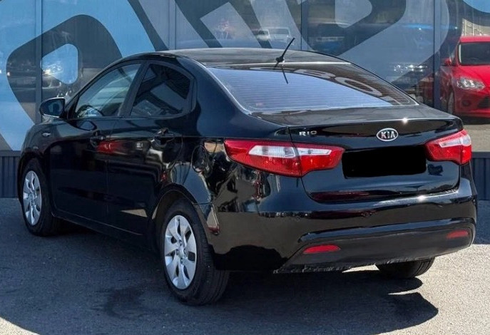 Аренда kia rio эконом класса 2011 года в городе Москва ВДНХ от 1590 руб./сутки, передний привод, двигатель: бензин, объем 1.6 литров, ОСАГО (Мультидрайв), без водителя, недорого, вид 2 - RentRide