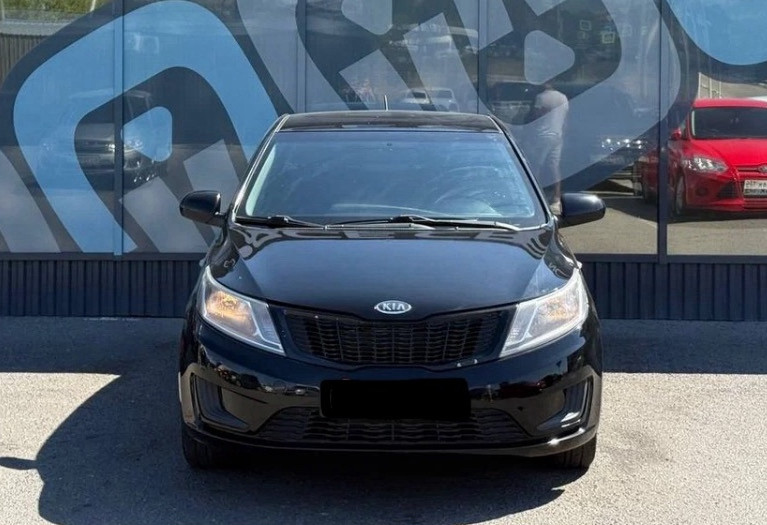 Аренда kia rio эконом класса 2011 года в городе Москва ВДНХ от 1590 руб./сутки, передний привод, двигатель: бензин, объем 1.6 литров, ОСАГО (Мультидрайв), без водителя, недорого, вид 3 - RentRide