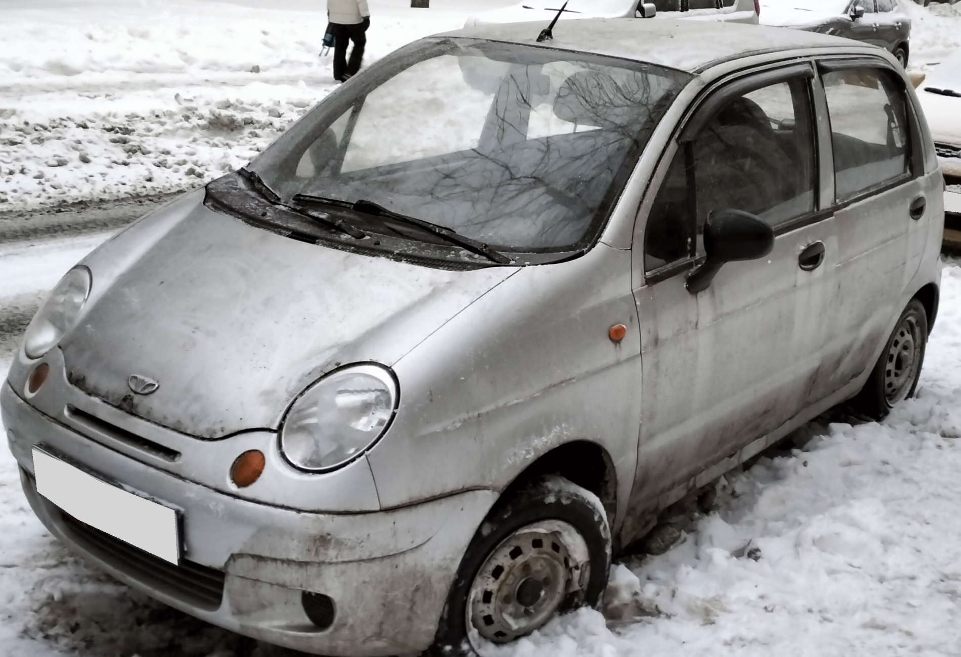Аренда daewoo matiz эконом класса 2010 года в городе Москва Таганская от 900 руб./сутки, передний привод, двигатель: бензин, объем 0.8 литров, ОСАГО (Впишу в полис), без водителя, недорого - RentRide