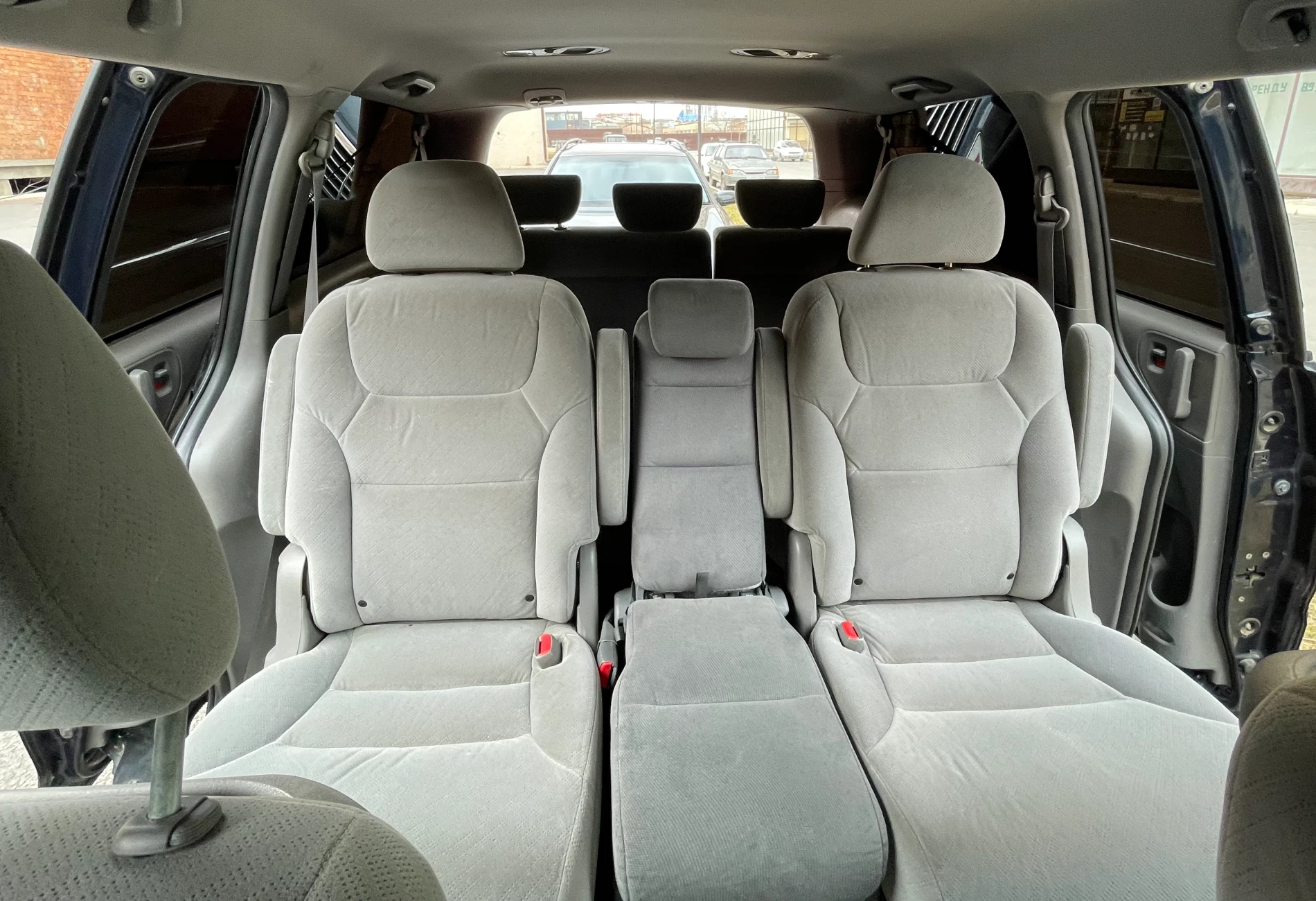 Аренда honda odyssey-north-america 2009 года в городе Москва от 6000 руб./сутки, передний привод, двигатель: бензин, объем 3.5 литров, ОСАГО (Впишу в полис), без водителя, недорого, вид 5 - RentRide