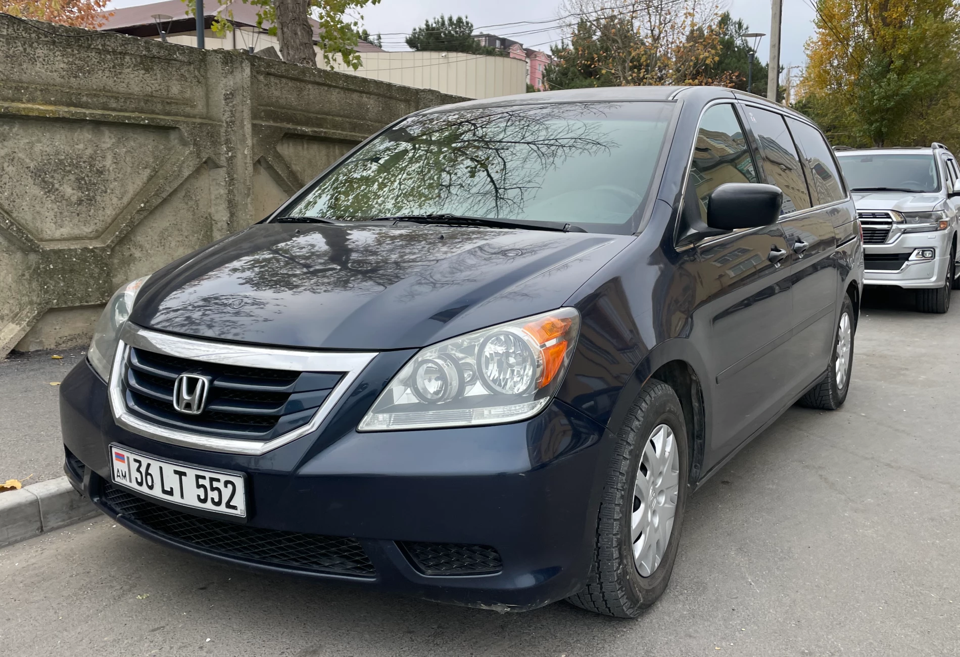 Аренда honda odyssey-north-america 2009 года в городе Москва от 6000 руб./сутки, передний привод, двигатель: бензин, объем 3.5 литров, ОСАГО (Впишу в полис), без водителя, недорого, вид 2 - RentRide