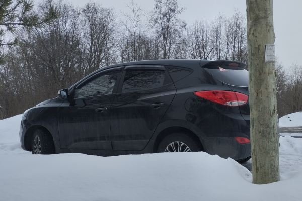 Прокат авто hyundai ix35 эконом класса 2015 года в городе Архангельск от 1600 руб./сутки, передний привод, двигатель: бензин, объем 2 литра, ОСАГО (Впишу в полис), без водителя, недорого - RentRide