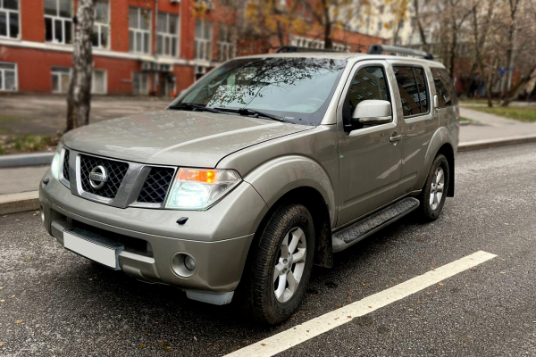  Nissan Pathfinder 2008        -  RentRide