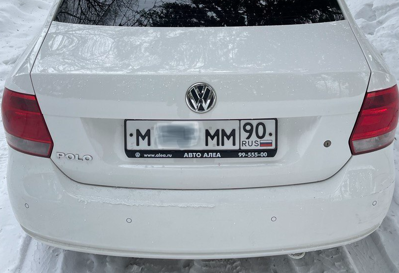 Аренда volkswagen polo эконом класса 2013 года в городе Москва от 2590 руб./сутки, передний привод, двигатель: бензин, объем 1.6 литров, ОСАГО (Впишу в полис), без водителя, недорого, вид 4 - RentRide