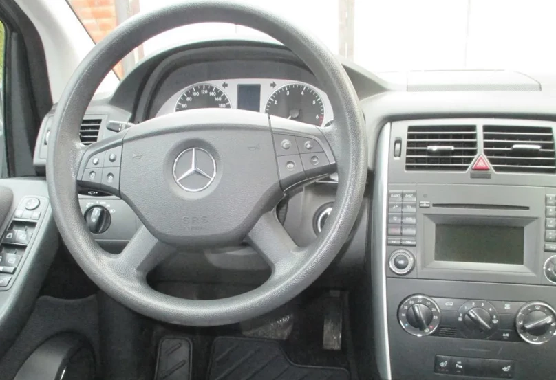 Аренда mercedes-benz b-klass эконом класса 2009 года в городе Москва от 2000 руб./сутки, передний привод, двигатель: бензин, объем 1.7 литров, ОСАГО (Мультидрайв), без водителя, недорого, вид 6 - RentRide