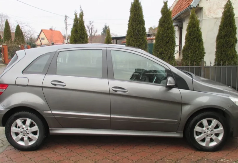 Аренда mercedes-benz b-klass эконом класса 2009 года в городе Москва от 2000 руб./сутки, передний привод, двигатель: бензин, объем 1.7 литров, ОСАГО (Мультидрайв), без водителя, недорого, вид 3 - RentRide