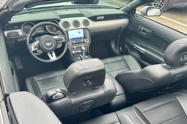 Прокат авто ford mustang премиум класса 2022 года в городе Москва Академическая от 13600 руб./сутки, задний привод, двигатель: бензин, объем 2.3 литра, ОСАГО (Мультидрайв), без водителя, недорого - RentRide