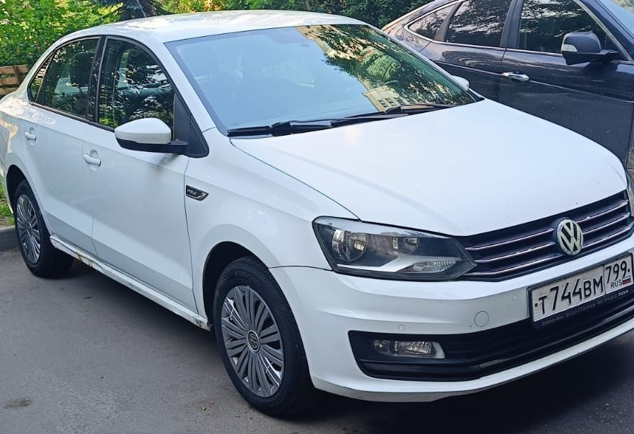 Аренда volkswagen polo эконом класса 2016 года в городе Москва Каширская от 2000 руб./сутки, передний привод, двигатель: бензин, объем 1.6 литров, ОСАГО (Впишу в полис), без водителя, недорого, вид 6 - RentRide