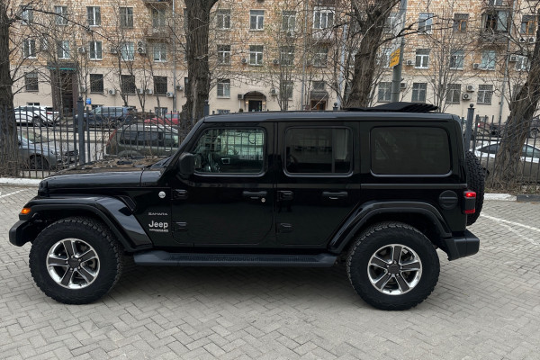 Прокат авто jeep wrangler премиум класса 2021 года в городе Москва Академическая от 16000 руб./сутки, полный привод, двигатель: бензин, объем 2 литра, ОСАГО (Мультидрайв), без водителя, недорого - RentRide