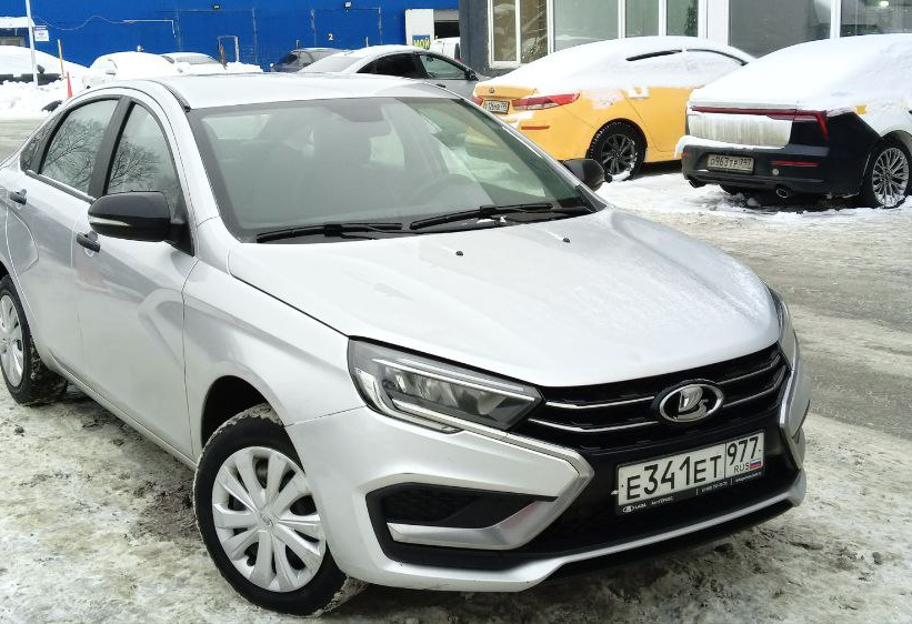 Аренда lada vesta эконом класса 2023 года в городе Москва Новые Черемушки от 1600 руб./сутки, передний привод, двигатель: бензин, объем 1.6 литров, ОСАГО (Мультидрайв), без водителя, недорого, вид 3 - RentRide