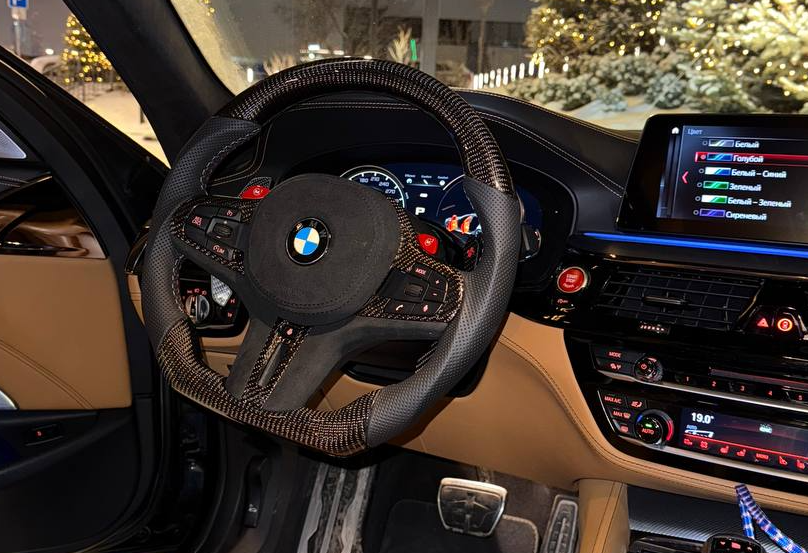 Аренда bmw m5 премиум класса 2019 года в городе Москва от 34400 руб./сутки, полный привод, двигатель: бензин, объем 4.4 литра, ОСАГО (Впишу в полис), без водителя, недорого, вид 5 - RentRide