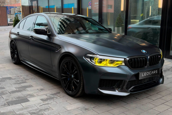 Прокат авто bmw m5 премиум класса 2019 года в городе Москва от 30400 руб./сутки, задний привод, двигатель: бензин, объем 4.4 литра, ОСАГО (Впишу в полис), без водителя, недорого - RentRide